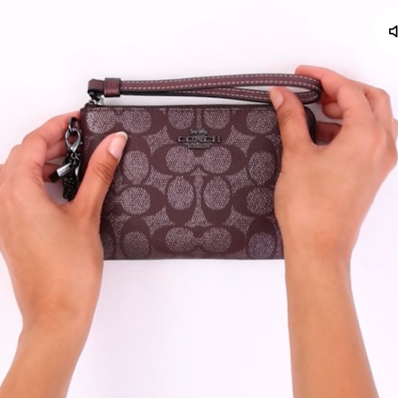 Coach Boxed Corner Zip Wristlet In Signature Canvas With Charms - Picture 4 of 4